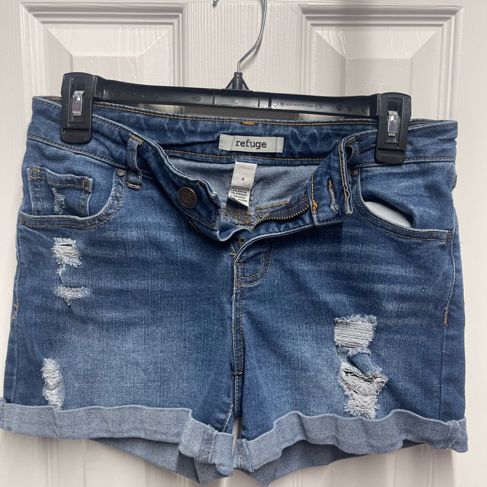 Dark ripped shorts